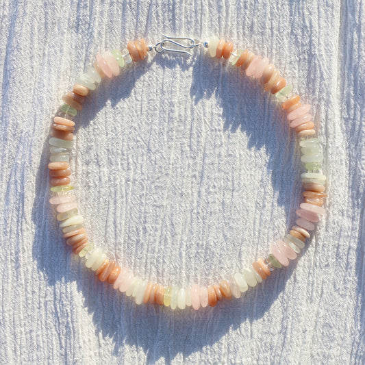 Rosy MoonDust | Edelsteinkette mit Mondstein, Rosenquarz & Phrenit