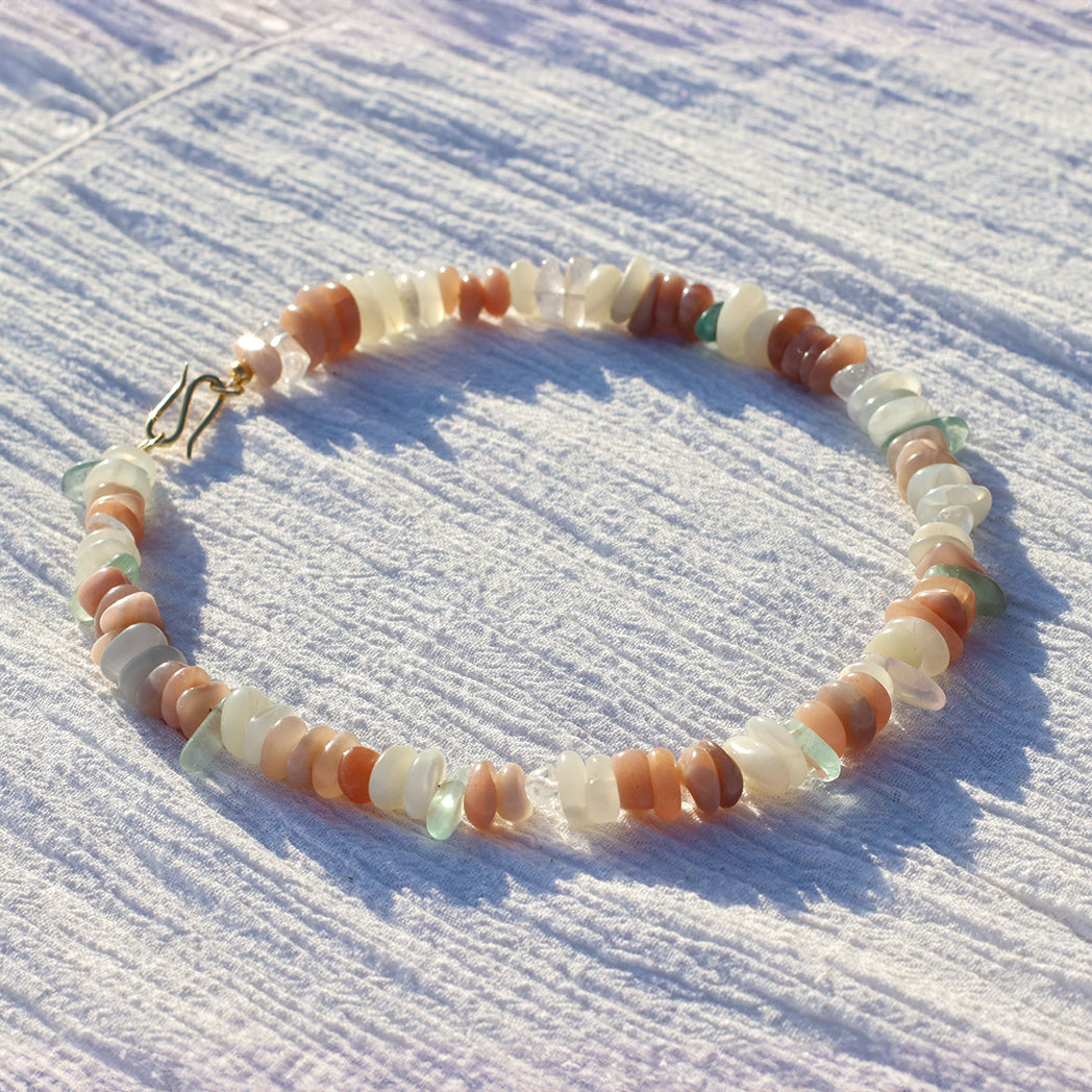 MoonDust | Edelsteinkette mit Mondstein & Prehnit