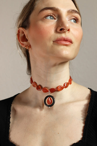 AGNI | Edelstein-Choker mit Achat-Tropfen