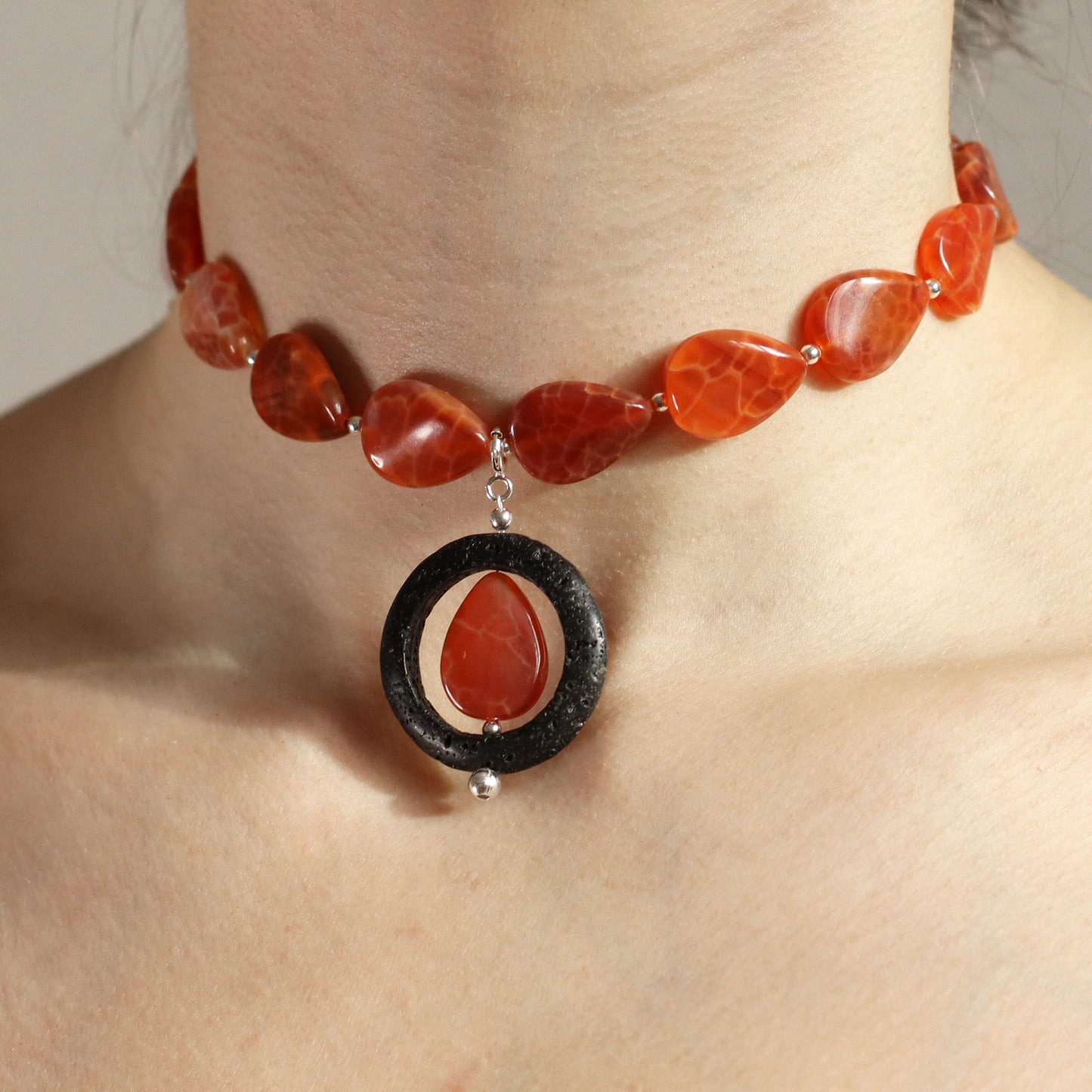 AGNI | Edelstein-Choker mit Achat-Tropfen